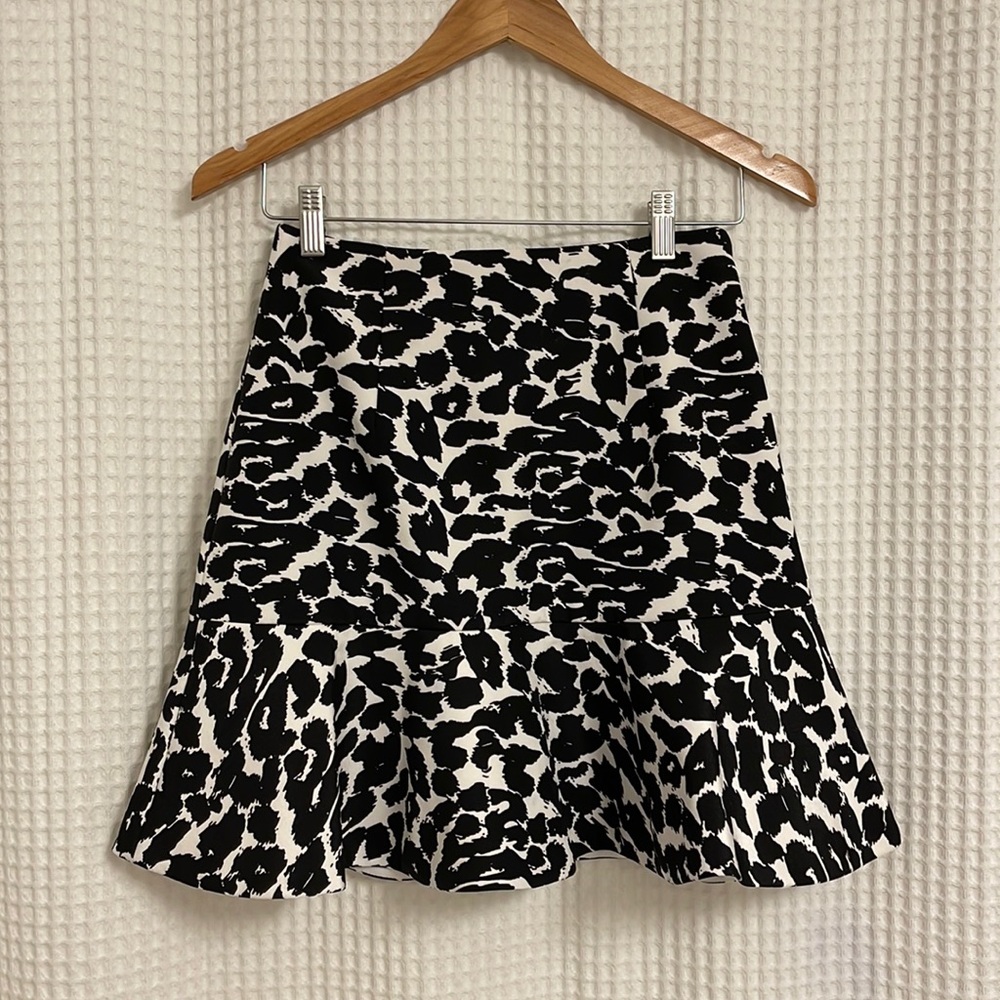 FINDERS KEEPERS Ruffle Leopard print - beautiful on